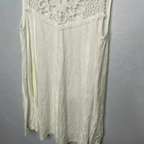 Torrid Ivory Super Soft High Neck Crochet Tank 0 0X 12 - Picture 4 of 7